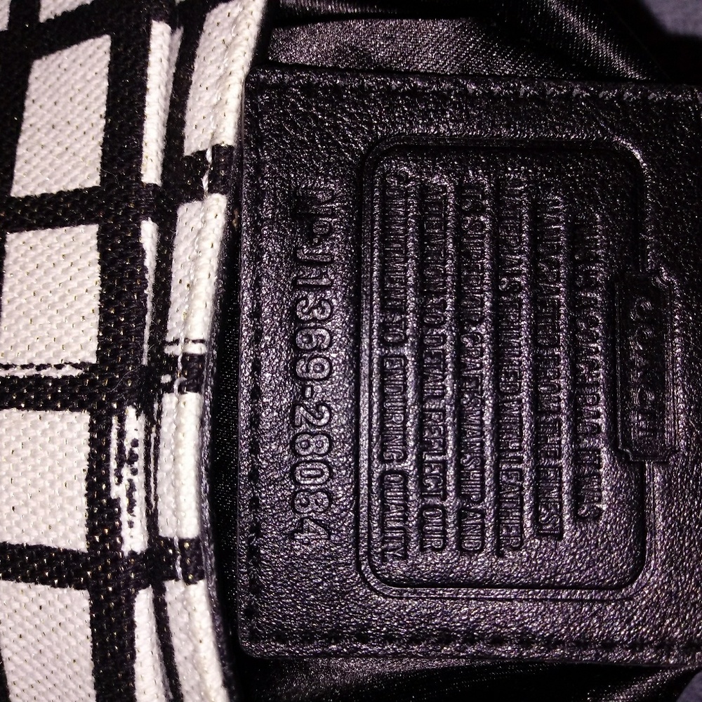 COACH HANDBAG - Picture 4 of 6